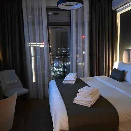 Bw Sky View Waterfront Apartment Belgrad